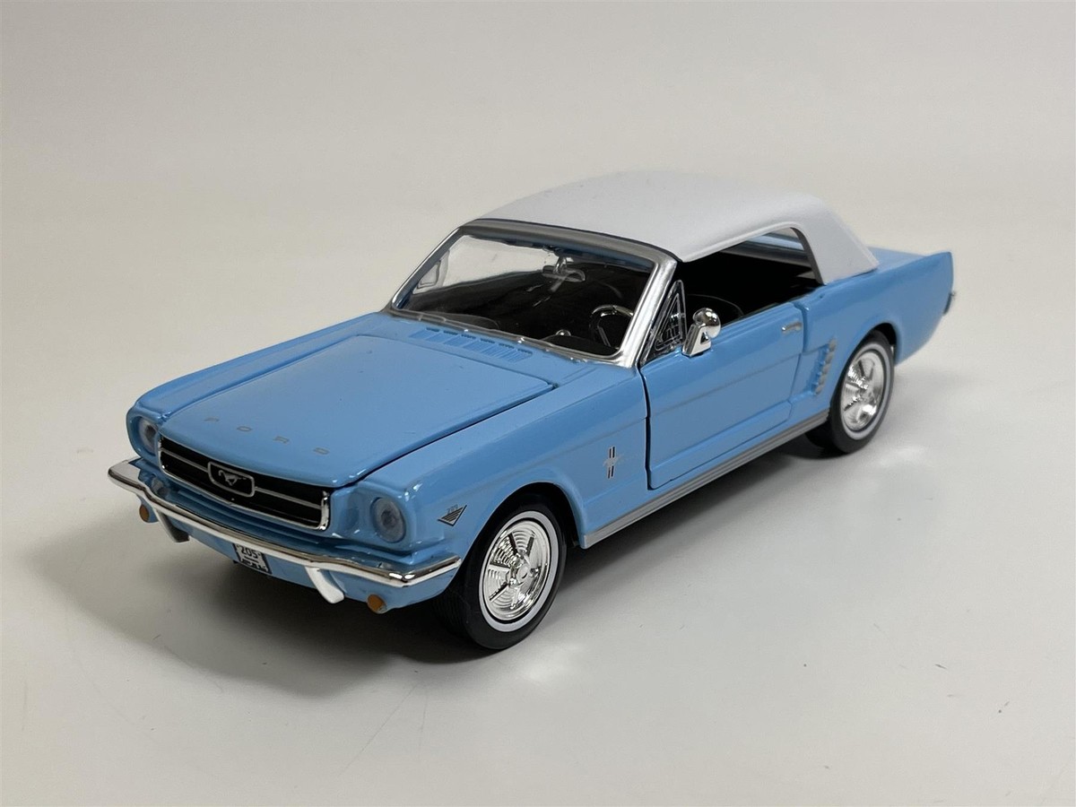 Mon ThunderBall 2004モデル 007 James Bond Thunderball 1964 1/2 Ford Mustang 1:24 Scale
