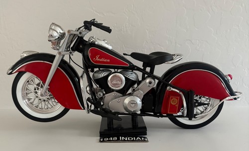 1:6 IMMI New Ray 1948 Indian Chief Motorrad schwarz rot auf Ständer