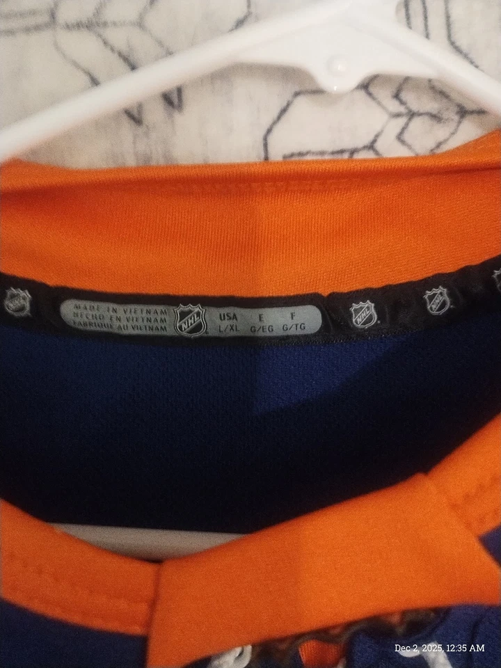 Fanatics  New York Islanders Hockey Home Jersey Brand Size Youth L/Xl - Image 2 of 4