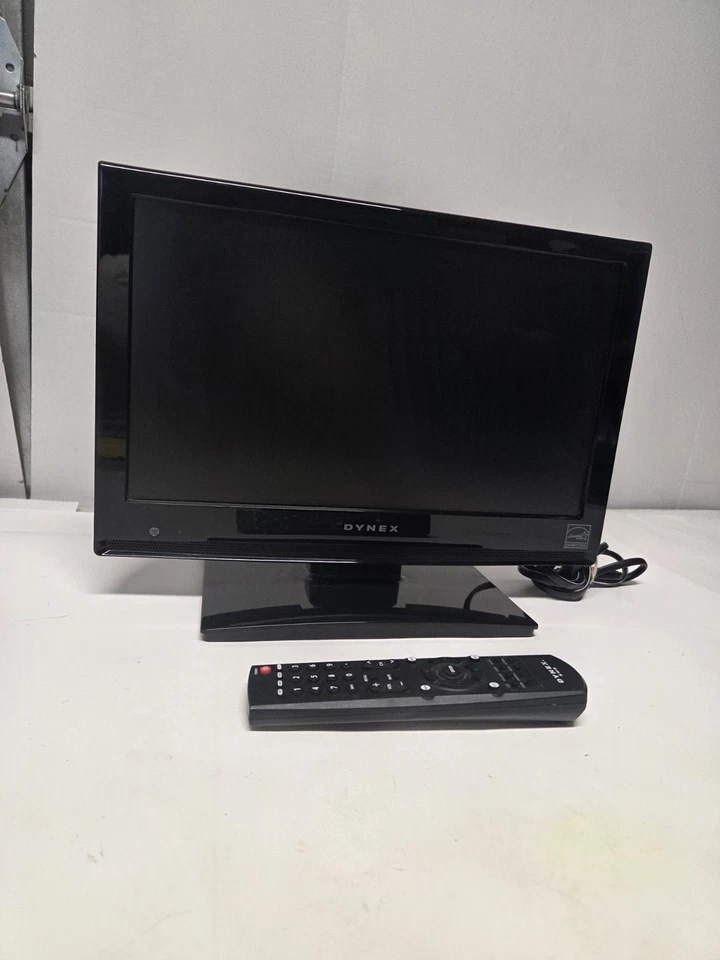 Dynex TV 15½ Screen Hdmi / Rca Inputs with Controller - Image 2 of 4