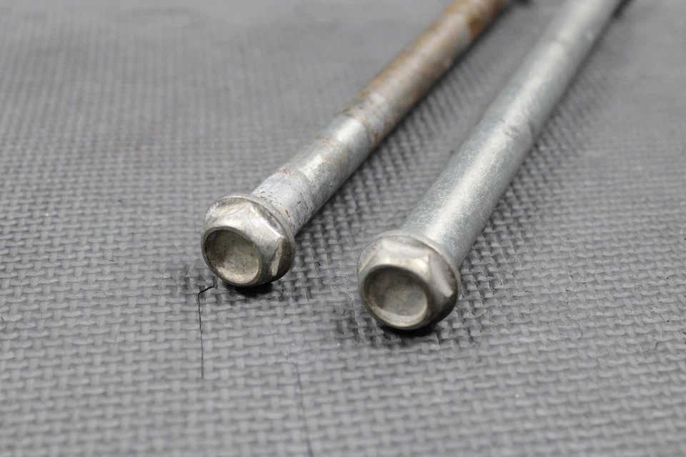 2009 KAWASAKI KLX250SF OEM БОЛТ ПОДВЕСКИ ПОВОРОТНЫЙ ВАЛ БОЛТЫ - Изображение 2 из 4