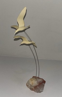 Vintage Flying Seagulls on Quartz Base Marvin Wernick Kinetic Retro Art 1974