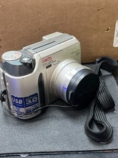 Olympus Camedia C-720 Ultra Zoom 1.5" 8x Optical Zoom Digital Camera ( As Is )