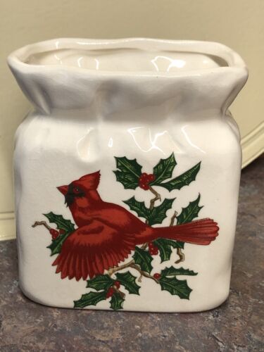 Lefton Japan Red Cardnial Ceramic Bag Holiday Planter/Vase 6” T Marked - Afbeelding 1 van 7