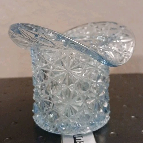 Fenton Light Blue Daisy & Button Glass Top Hat