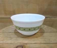 1 Pyrex Sq. Flowers/Autumn Floral #402 1½Qt Mixing/ Nesting Bowl. 7¼"W x 3¾"H.