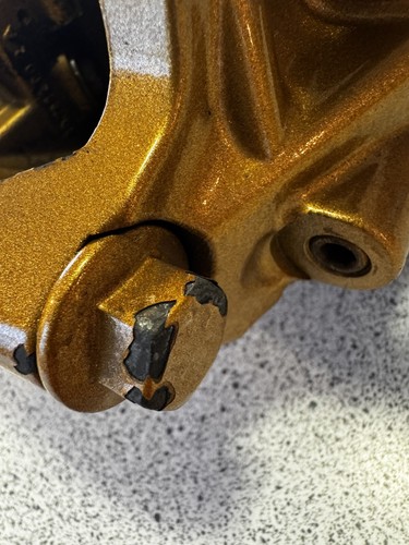 JDM SUBARU IMPREZA GDB STI BRAKE CALIPERS Front Brembos Genuine WRX bug blob - Picture 18 of 20