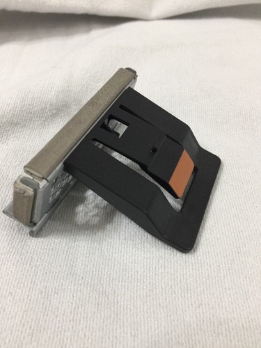03N6541 IBM I/O Enclosure Card Retainer (1142) - Foto 4 di 4