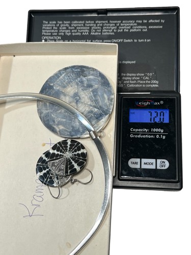 Set Collana e Orecchini Artigianali Conchiglie Ceritio Argento Sterling Bianco e Nero (S - Foto 4 di 5