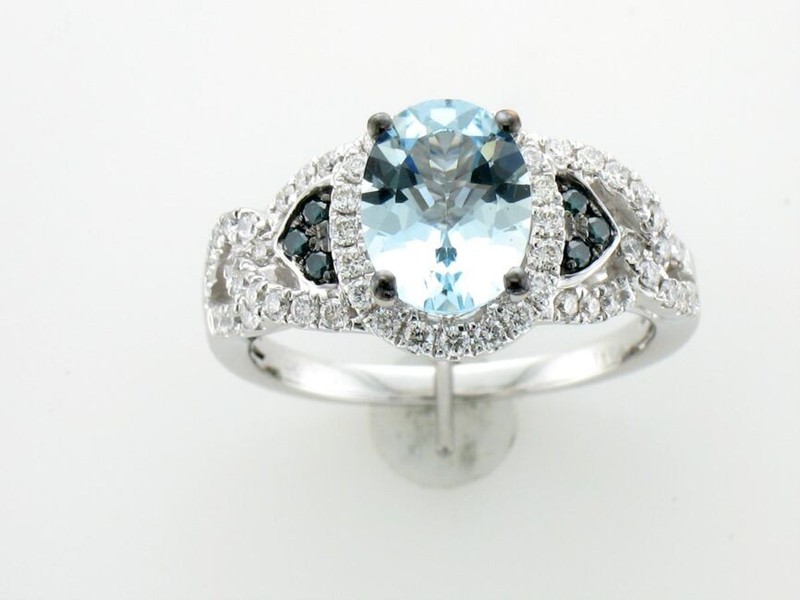 LeVian 1 7/8 cts Aqua Aquamarine and Diamond Ring in 14K White Gold Sz6.5