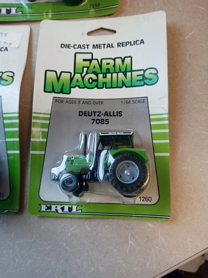 1/64 Deutz Allis Lot of 3 - 7085 Tractor w/Loader 7085 & 6260 NIP - Image 3 of 4