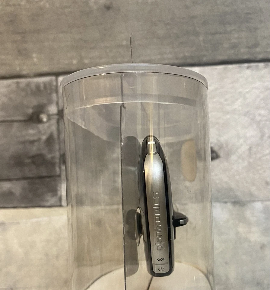 Plantronics Voyager PRO+ Black Ear-Hook Bluetooth Headset Wireless 84100-01 New - Image 4 of 4