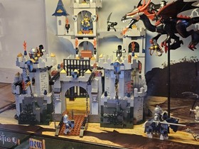 LEGO 7094 Royal Castle Shop Display Display Case Castle Store Knights Vintage EOL