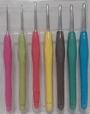 Crochet Hooks Set of 6 Ergonomic Easy Grip Sz 2.0 3.0 3.5 4.5 5.0 5.5 6.0