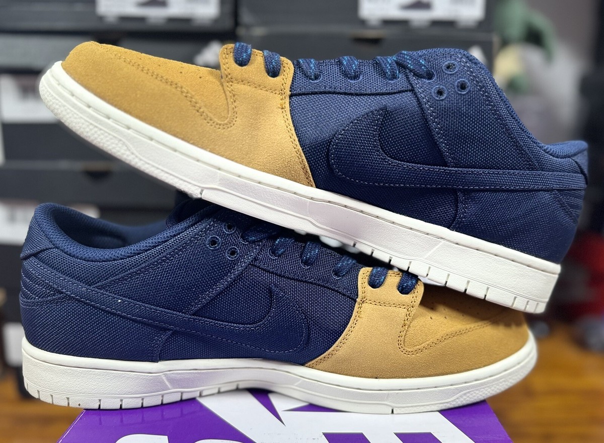 Nike SB Dunk Low Desert Ochre  カーハート Nike SB Dunk Low Desert Ochre and Midnight Navy DX6775-400