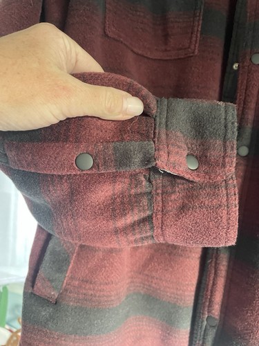 Voyager Men’s M Red Black Plaid Thick Sherpa Lined Flannel Shirt / Jacket - Picture 6 of 9