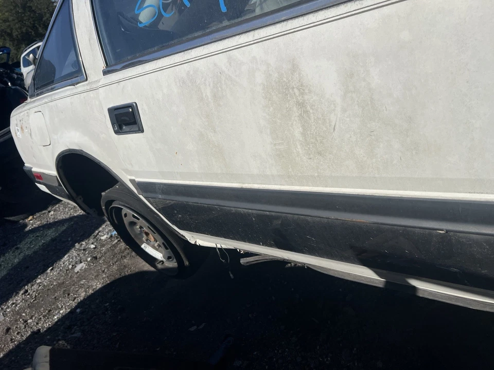 1984-1986 Nissan 300ZX  Passenger Right Front Door Molding Oem - Image 3 of 4