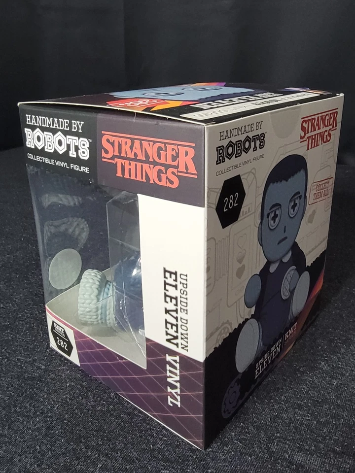 Handmade by Robots: Stranger Things "Upside Down Eleven" Knit Vinyl Fanexpo #282 — 第 2/4 张图片