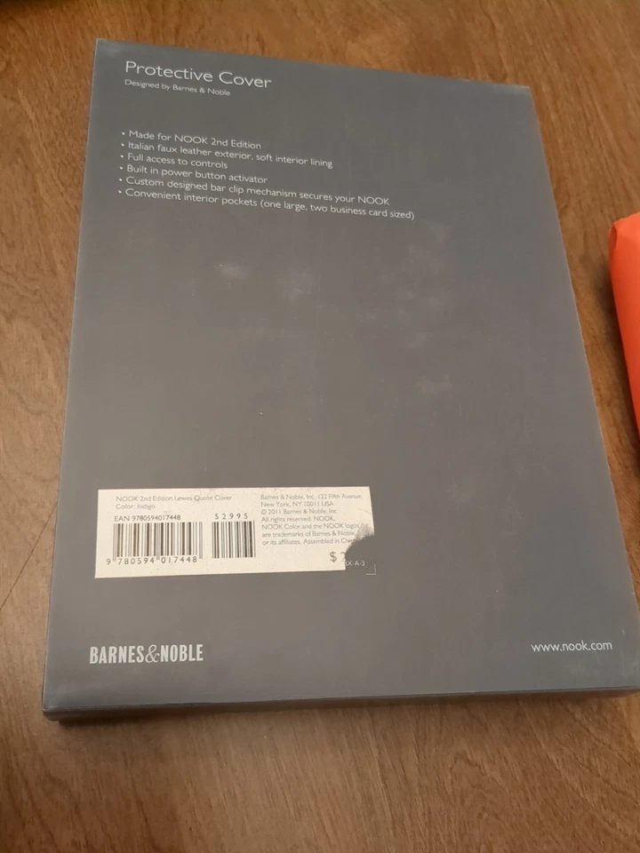Barnes & Noble Nook Simple Touch 2GB, Wi-Fi, 6in eBook Reader Sealed. Bonus - Image 4 of 4