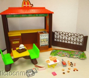 barbie loves mcdonalds 1982