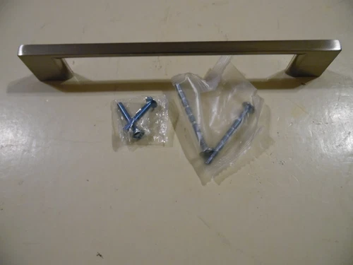 Top Knobs Satin Nickel Door/Drawer Bar Pull 6-1/4 in. Center to Center, 7-3/8 L - Picture 2 of 2