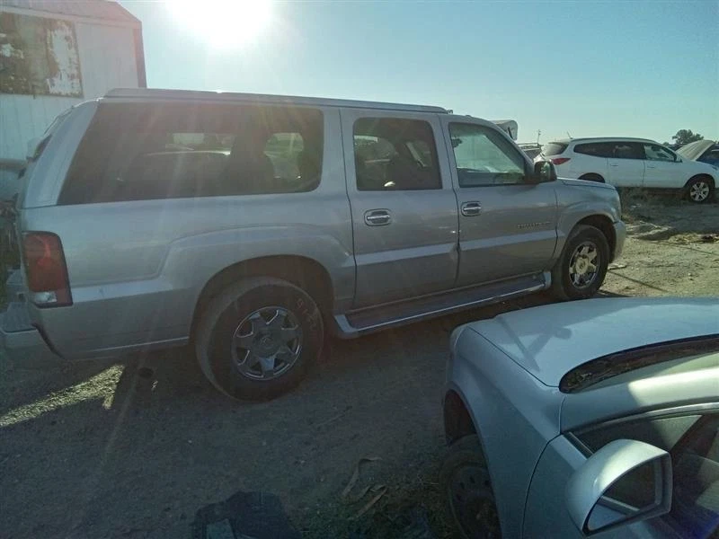 Used Air Cleaner Assembly fits: 2005 Cadillac Escalade esv 6.0L w/high capacity — 第 4/4 张图片