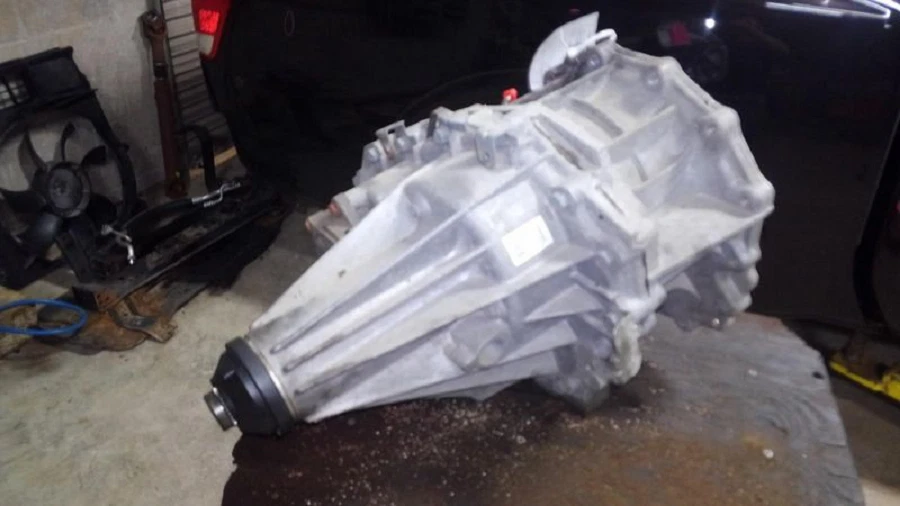 2005-2012 Nissan Pathfinder Transfer Case Assembly OEM - Image 2 of 4