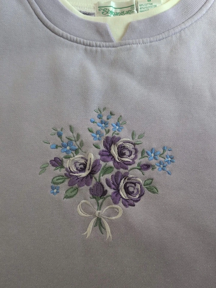 Sudadera vintage Grandmacore para mujer M bordada floral cabaña pastel lila Foto 3 de 4