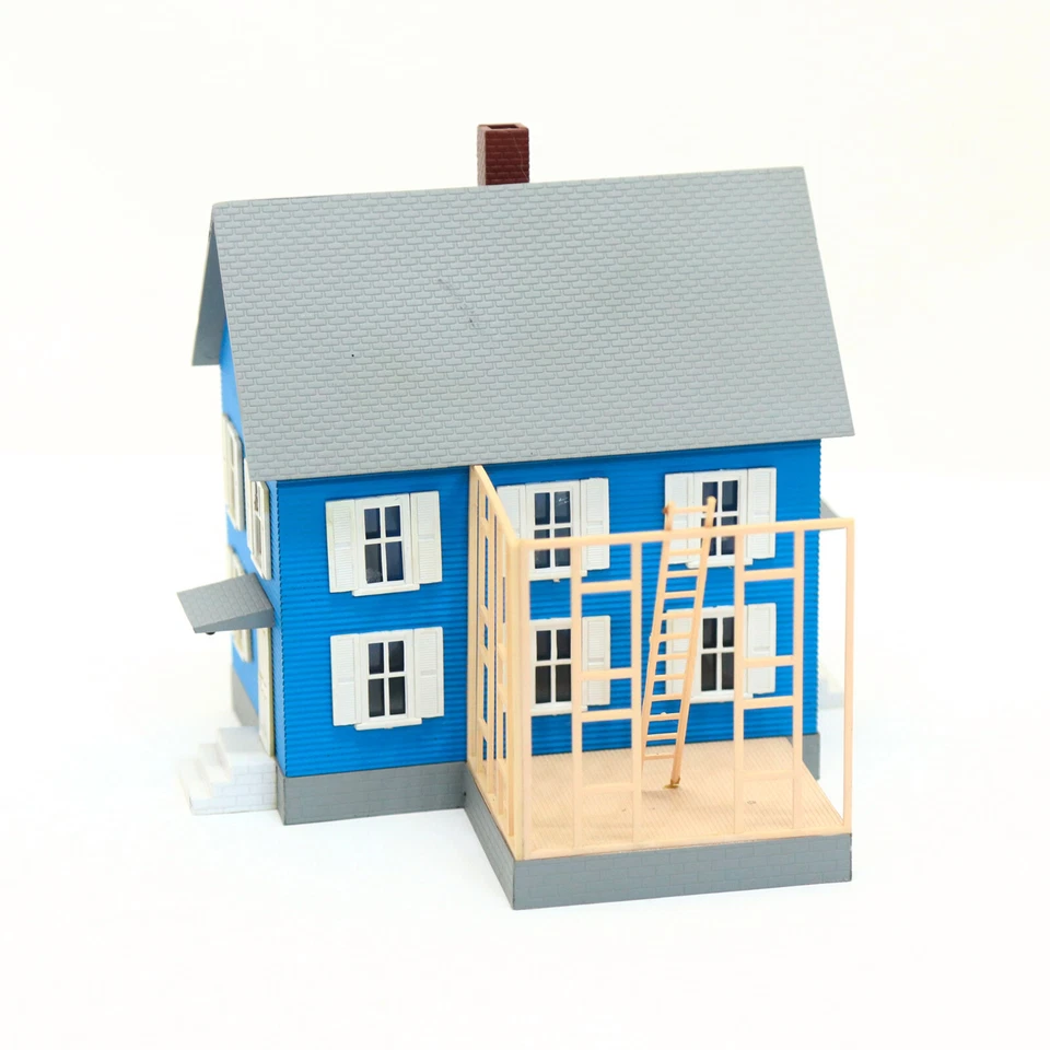 Assembled Ho Scale Blue House Under Construction Model Power City Home Addition - Image 2 of 4