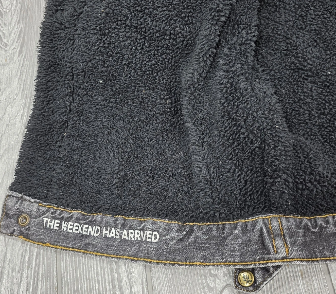 Chubbies Men's Fade Gray Denim Sherpa Black Lined Trucker Jacket Pockets Size M - product detail image 14