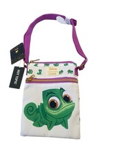 Bolso Bandolera Disney Loungefly Tangled Pascal Aop Púrpura Crema Pasaporte