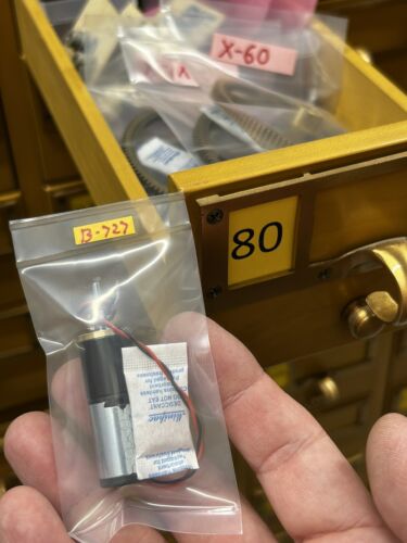QTY 1 STRONG MAXON GEAR MOTOR 29:1 RATIO-CORELESS ARMATURE 6-24 VDC REVERSIBLE - Picture 17 of 17