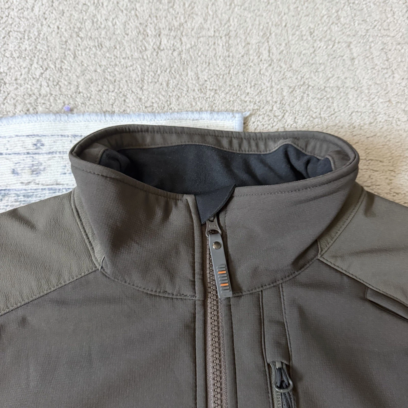 Beretta Men’s Butte Softshell Hunting Vest Sz L Moss Brown Bark Made Italy EUC - product detail image 2