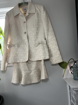 Le Suit  8, Floral Imprint, Bow Detail, Mother Of Pearl Buttons, Ruffled Skirt