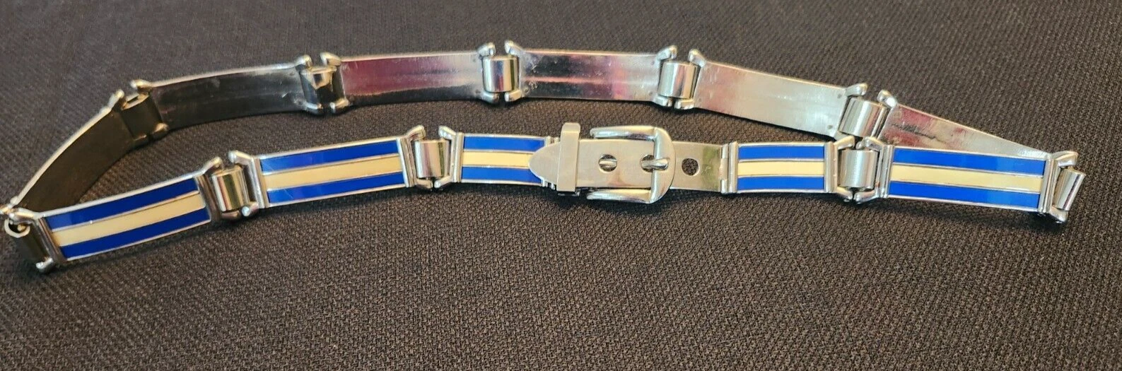 Ceinture Gucci vintage années 70 en métal argenté avec maillons émaillés bleu et crème