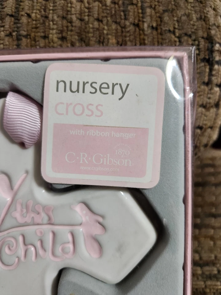 CR Gibson Niña Guardería Cruz Cerámica con Colgador de Cinta 7 pulgadas Foto 2 de 4