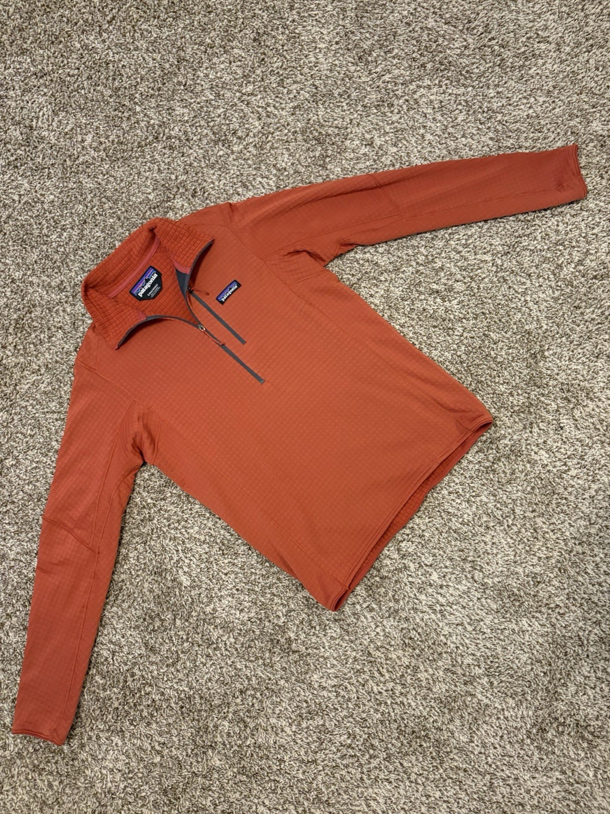 PatagoniaR1PulloverMen’sSmallRedOrangeRust