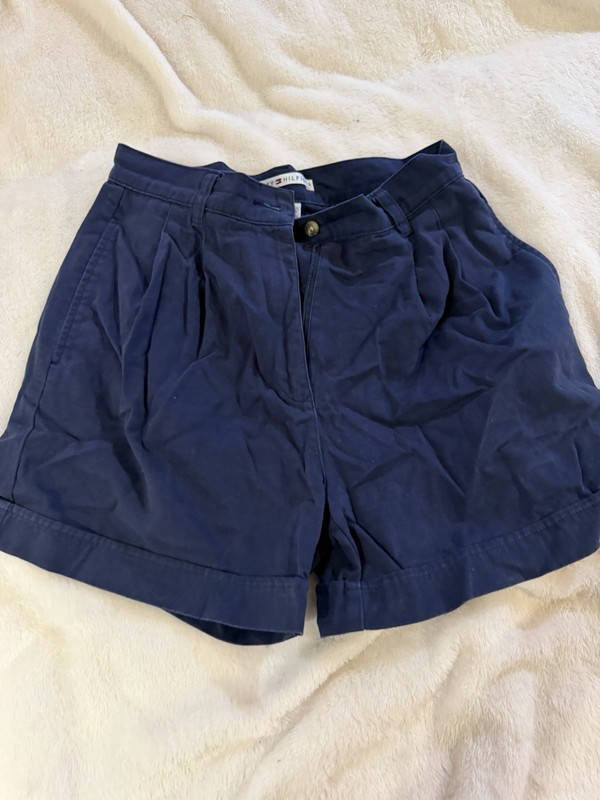 Tommy Hilfiger Women’s Shorts Size 6