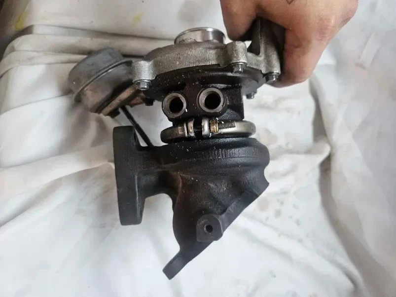 Supercargador Ford Taurus 2010-2019 fabricante de equipos originales lado derecho *usado* AA5Z6K682BF Foto 4 de 4