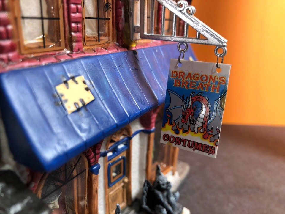 Lemax Halloween Spooky Town DRAGON'S BREATH COSTUME SHOP w/box See