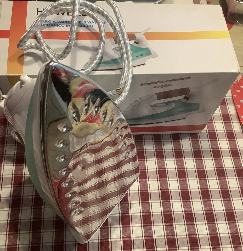 FERRO DA STIRO PROFESSIONALE A VAPORE 2000W HOWELL - Immagine 2 di 4