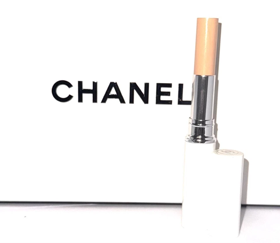 Chanel Le Blanc Whitening Concealer 10  - Bild 2 von 4