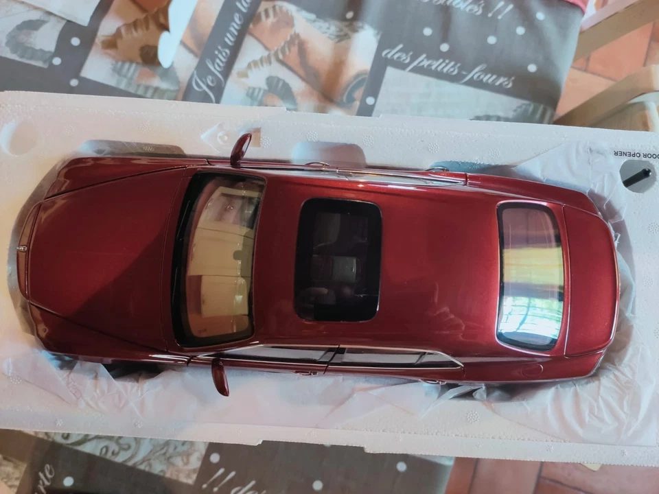 Bentley Mulsanne Rosso 2014  scala 1/18 Kyosho Come nuovo con scatola. Raro. - Immagine 4 di 4