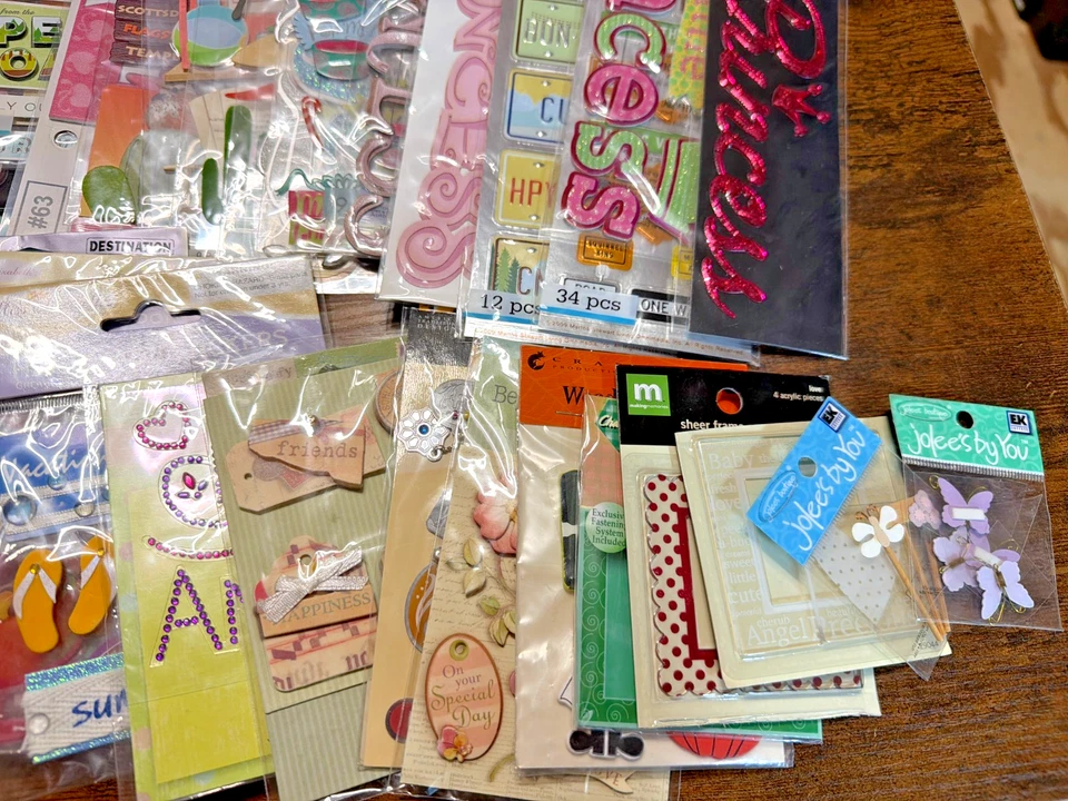 Lote de 84 paquetes de pegatinas para álbumes de recortes nuevos Jolee's, Forever In Time, más más. Foto 4 de 4