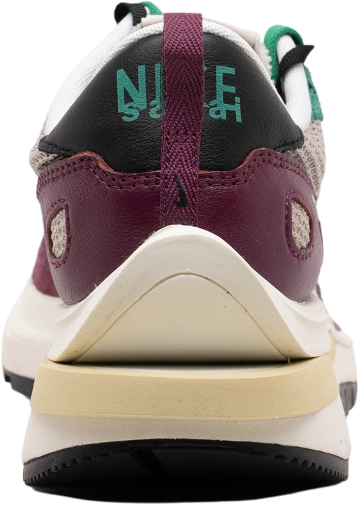 sacai nike villain red