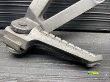 Motorcycle Foot Pegs & Pedal Pads for 1994 Kawasaki Ninja ZX9R for