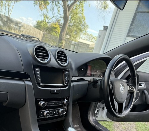 VE Commodore S2 Dash Spear Trim Set Appliqué SSV SV6 G8 Gloss Black HSV SS - Picture 8 of 8