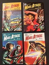Stan Lee Swings the Mighty Typewriter of Doom on Mars Attacks Promo Card 18