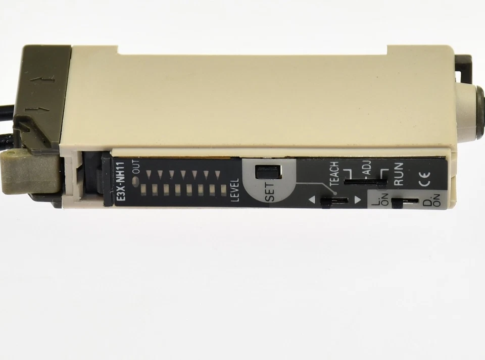 Omron E3X-NH11 Optical Fiber Amplifier E32-TC200B - Image 3 of 4