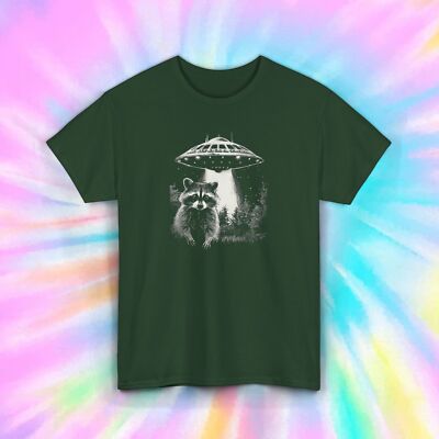 Raccoon UFO Abduction T-Shirt S-5XL Funny Alien Retro Sci-Fi Animal Lovers Gift